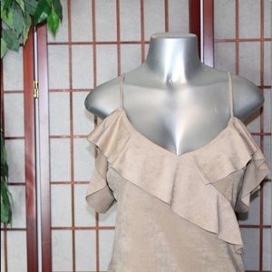 🌻Charlotte Russe cold shoulder top